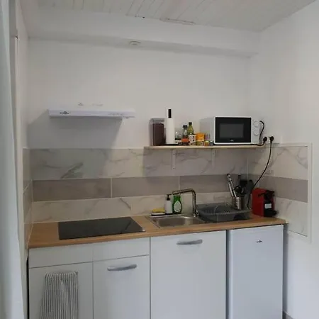 Avec Jardin Et Barbecue, 2 Pers Thiers