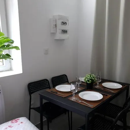 Avec Jardin Et Barbecue, 2 Pers Apartment Thiers